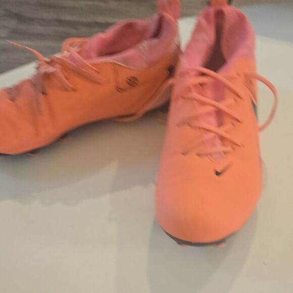 Nike Orange and Pink Sneakers Sleek Modern Design - Picture 8 of 8
